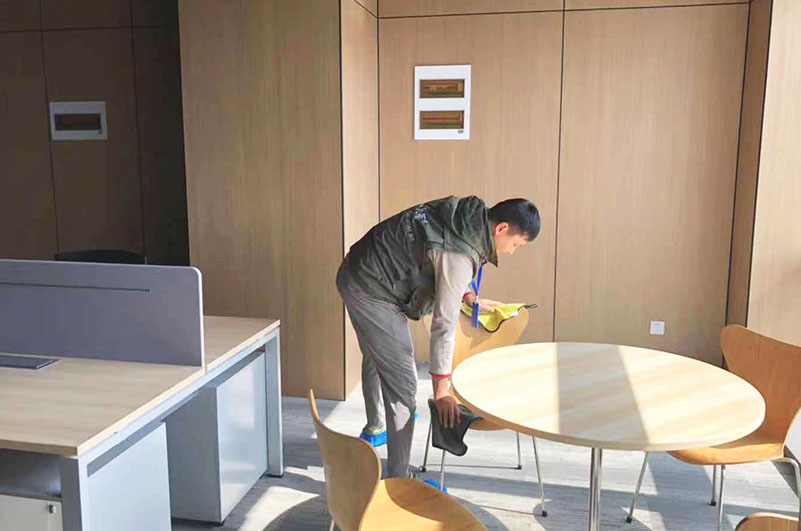 上?？的澜】倒芾碛邢薰究諝庵卫?></div>
                                            <div   id=